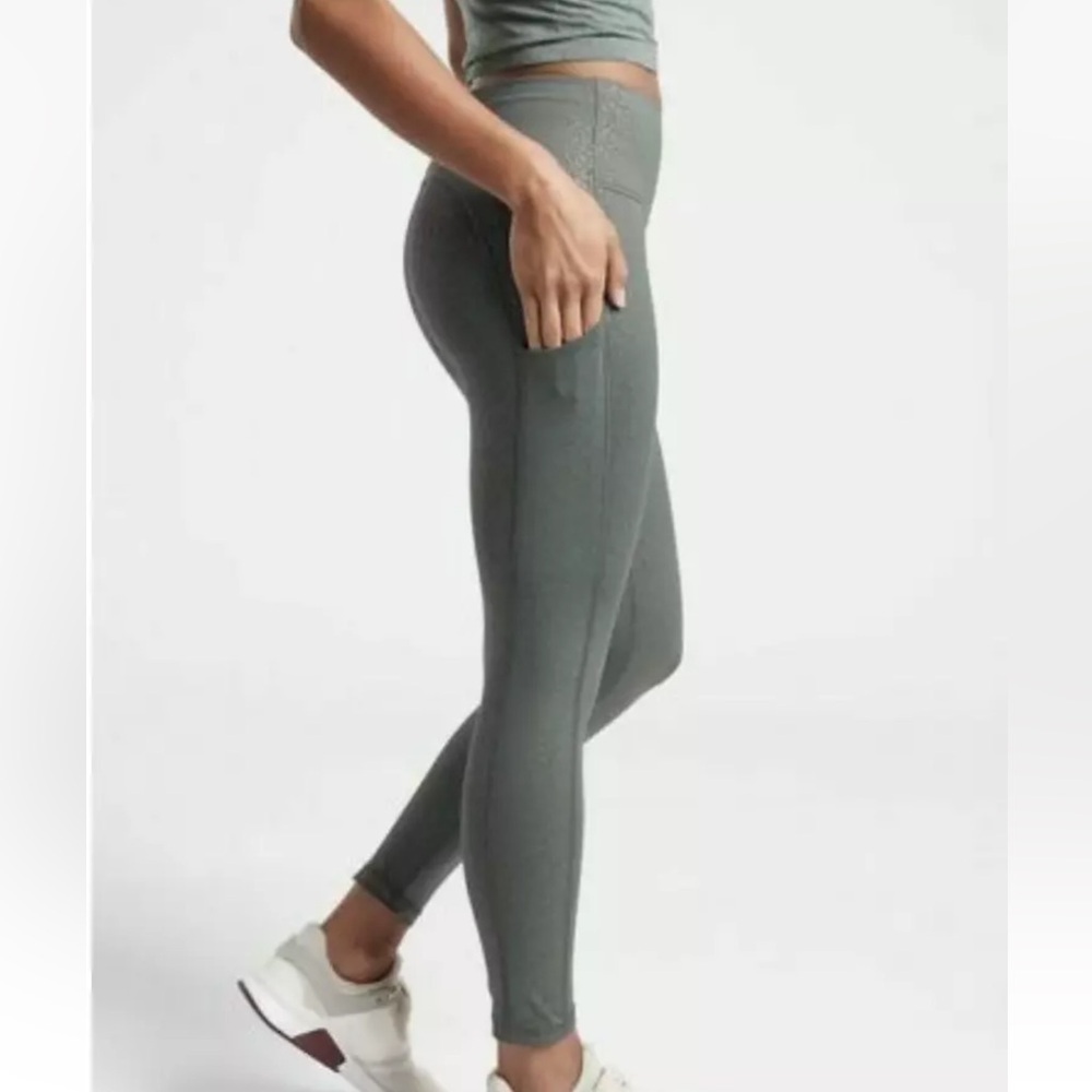 Athleta Ultimate Stash Pocket 7/8 Tight Leggings Womens Large Green Gym N4